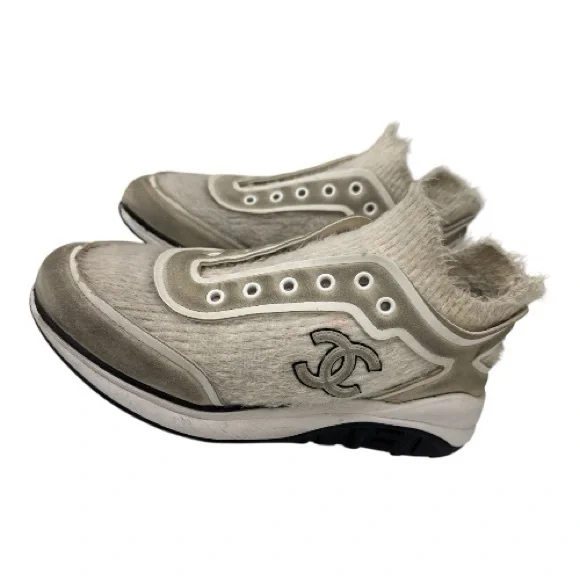 Chanel Two Tone Suede Knit CC Logo Low Top Sneakers Women’s Size‎ 39 EU / 9 US
